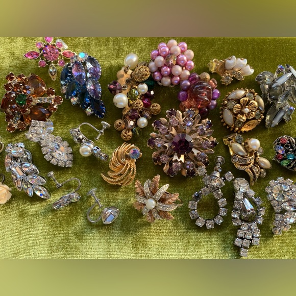 Parcel of Vintage Misfit Unmarked Marked Earrings Costume Jewelry Repair 27 - Picture 4 of 8